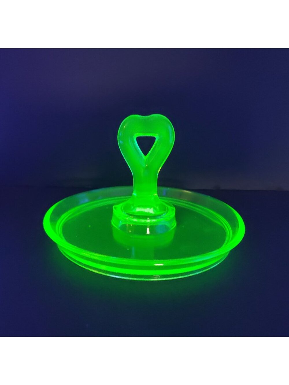 L.E. Smith Uranium Vaseline Shot Glass Cordial Carrier Tray Heart Handle Glows